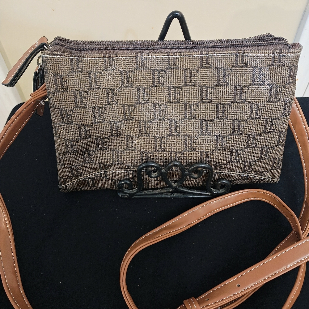 London Fog Brown Crossbody Bag - Picture 2 of 5